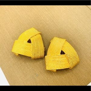Vo true vintage clip on earrings chunky 1980’s